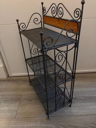 Estantería de metal y madera,medidas en fotfotogra
