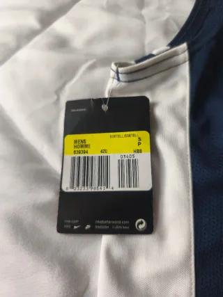 Camiseta deportiva Nike nueva