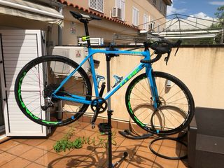 Bici Cube Ciclocross Gravel Azul