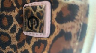 Monedero Guess Blanco y Plateado