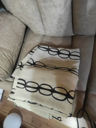 Cortinas de salón beige y negro