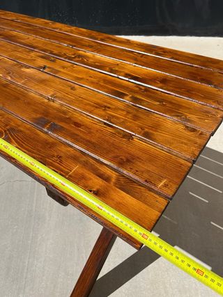 Mesa de exterior de madera