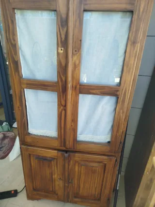 Vitrina rústica de madera