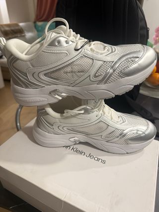 Zapatillas Calvin Klein Plata y Blanco Talla 40