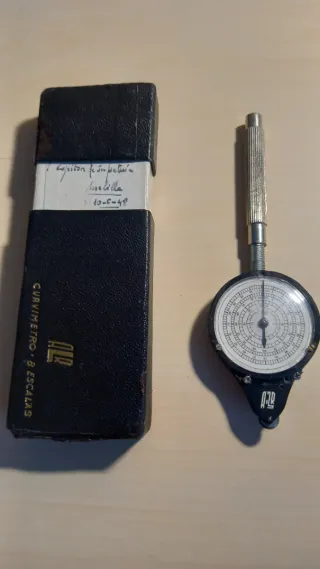 Curvímetro analógico 8 escalas, con estuche.