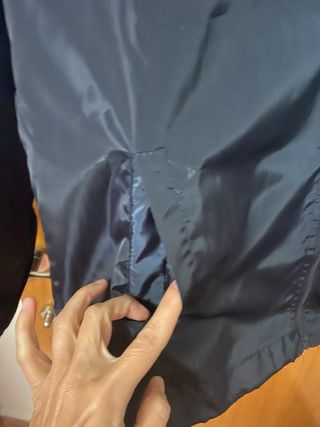 Chubasquero cortavientos FBI azul