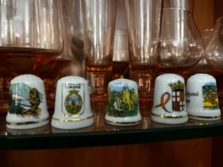 Collezione di ditali decorativi