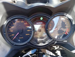 Suzuki Vstrom 650 ABS Negra y Blanca