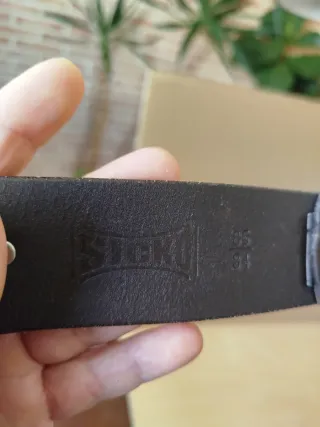 Cinturón Cuero Vintage SICKO Tachuelas