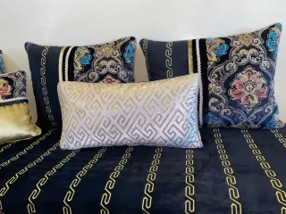 Fodere per cuscini da salotto nere e dorate