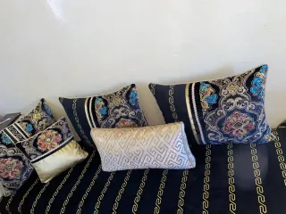 Fodere per cuscini da salotto nere e dorate