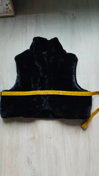 Chaleco de pelo sintético negro