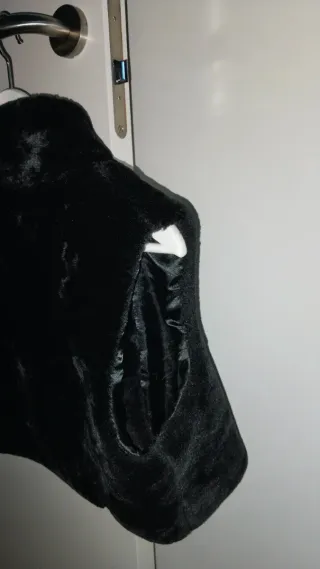 Chaleco de pelo sintético negro