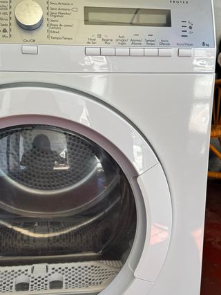 SECADORA DE BOMBA DE CALOR MARCA AEG DE 8 KILOS