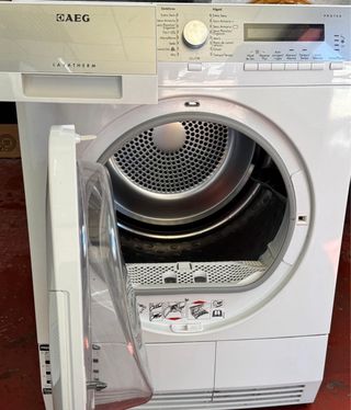 SECADORA DE BOMBA DE CALOR MARCA AEG DE 8 KILOS