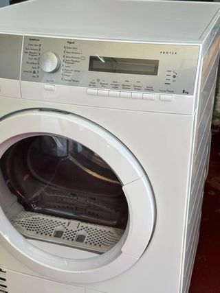 SECADORA DE BOMBA DE CALOR MARCA AEG DE 8 KILOS