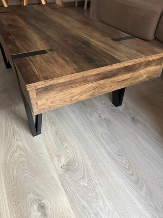 Mesa de centro madera nogal y patas metálicas