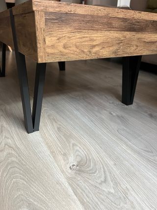 Mesa de centro madera nogal y patas metálicas