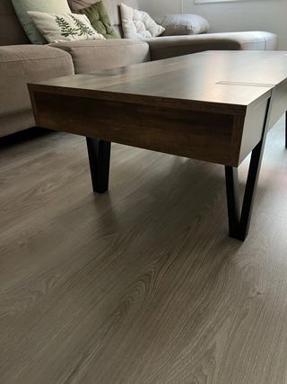 Mesa de centro madera nogal y patas metálicas