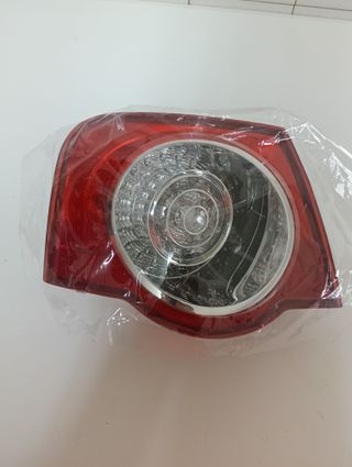 Piloto trasero izquierdo VW Passat