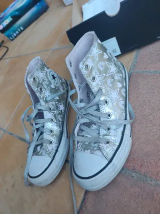 Converse niña estrellas y arcoíris