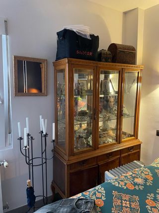 Vetrina antica in legno e vetro