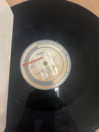 Ramones - Merry Christmas (I Don't Want To Fight T