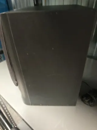 Altavoces Aiwa Negros y Marrones