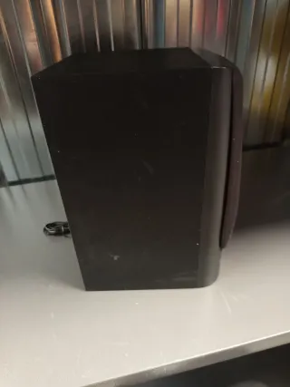 Altavoces Aiwa Negros y Marrones