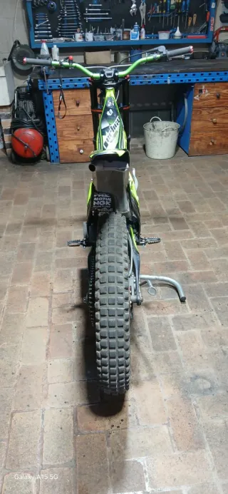 Moto Trial Vertigo Combat 300