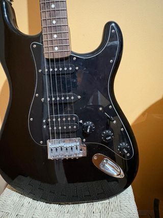 Fender Stratocaster Negra