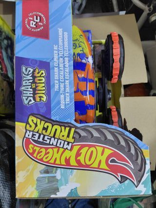 Hot Wheels Tiger Shark Climber RC