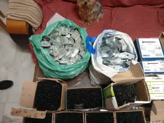 Lote de tornillos negros