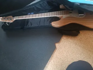 Bajo Marcus Miller V7 2ª Gen