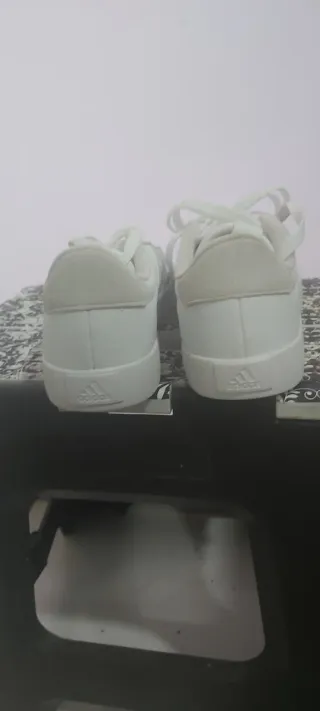 Zapatillas Adidas talla 38, sin caja