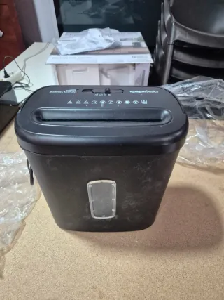 Trituradora Amazon Basics 12 hojas corte cruzado