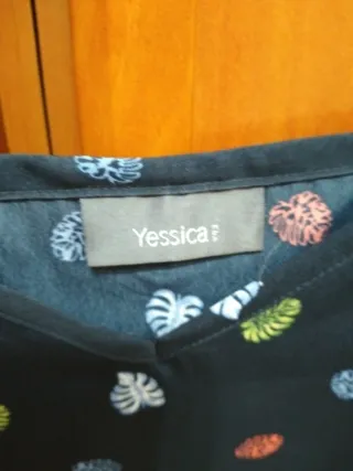 Top tirantes Yessica Talla S estampado hojas