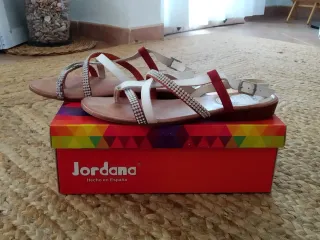 Sandalias Piel / Cuña Baja / Blanco & Brillos