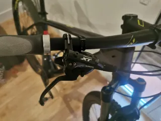 Bicicleta Cube Reaction