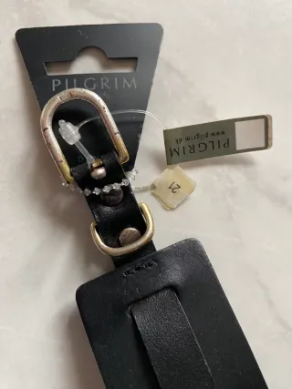Bracciale Pilgrim Pelle Nera con Teschi Argento