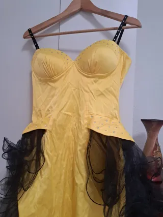 Vestido fiesta amarillo con negro