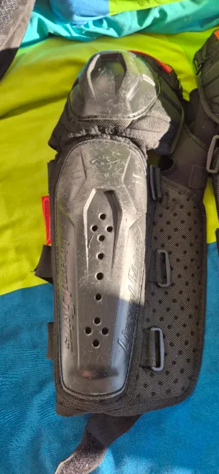Rodilleras + espinilleras Lizard Skin