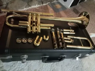 Trompeta con estuche