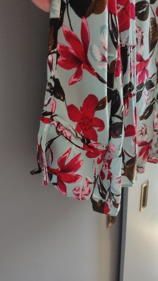 Blusa fluida Zara Basic estampado floral