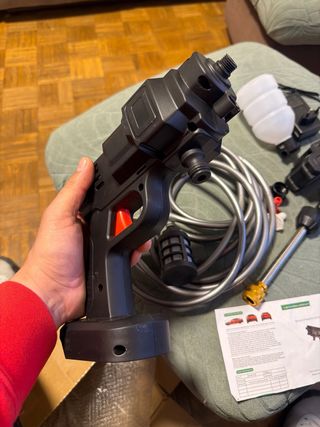 Pistola hidrolimpiadora a batería