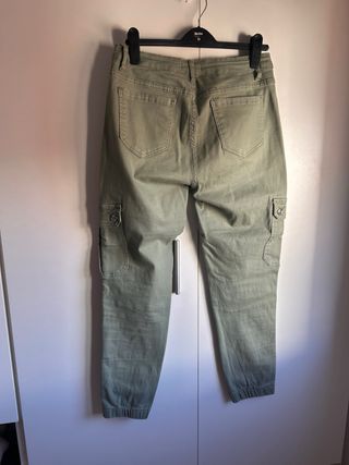 Pantalones cargo verde militar