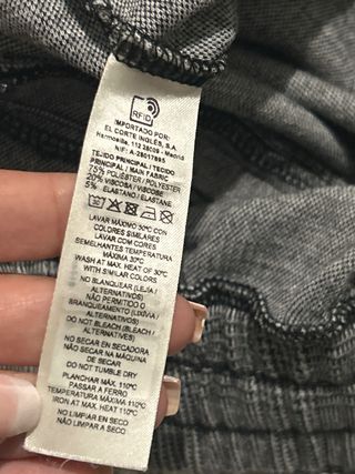 Pantalones de cuadros grises