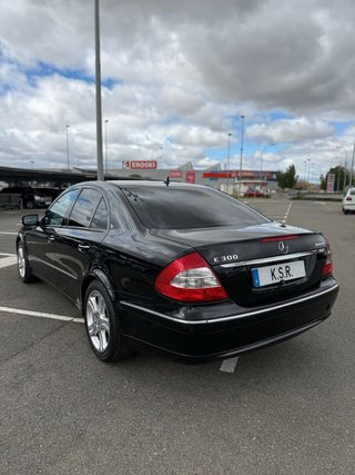 Mercedes-Benz Clase E E 300 211 Bluetec Avantgarde 4p 7G-T