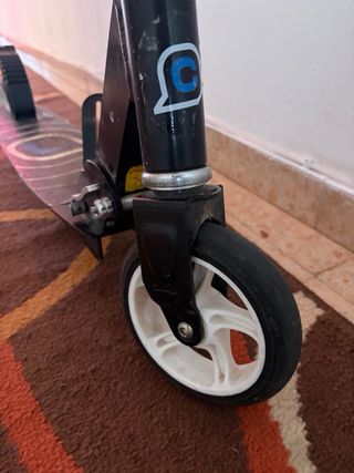 Patinete manual negro