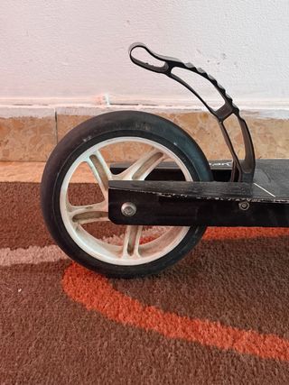 Patinete manual negro